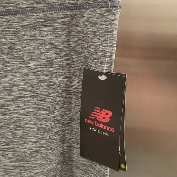 💕NEW BALANCE💕  Space Dye Copped Leggings Gray Large L NWT - Picture 8 of 13